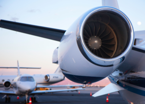 A close up of the engine on an airplane.