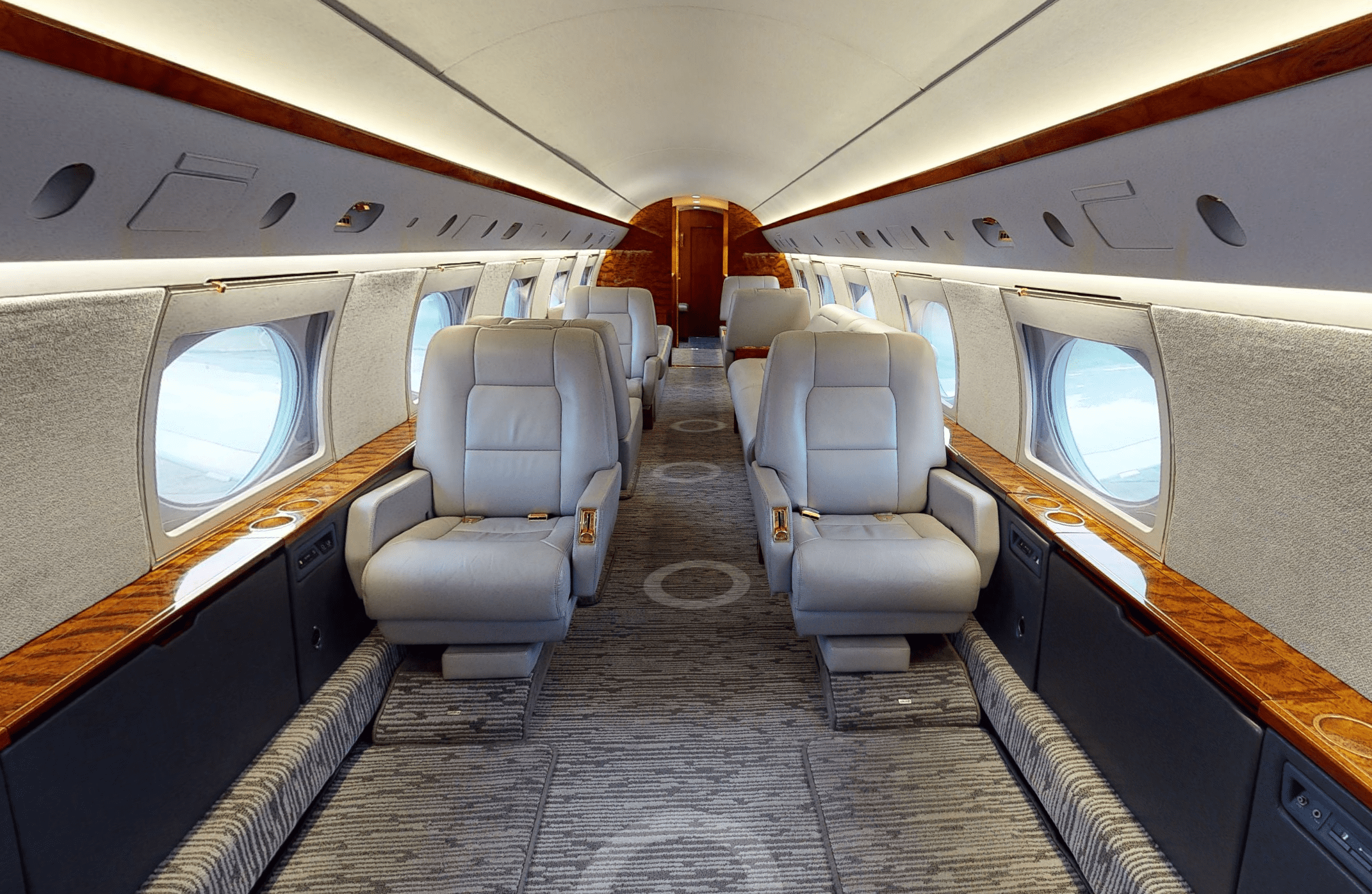 https://www.starfliteaviation.com/wp-content/uploads/2021/08/GULFSTREAM-IV-%E2%80%93-N400HG-Interior-4.png?utm_source=chatgpt.com